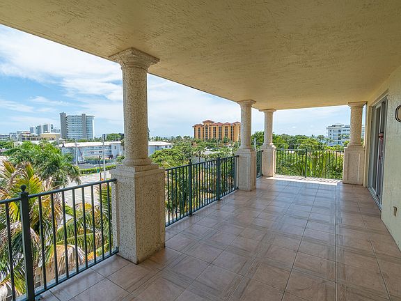 3rd image of 9 NE 20th Ave APT 501
