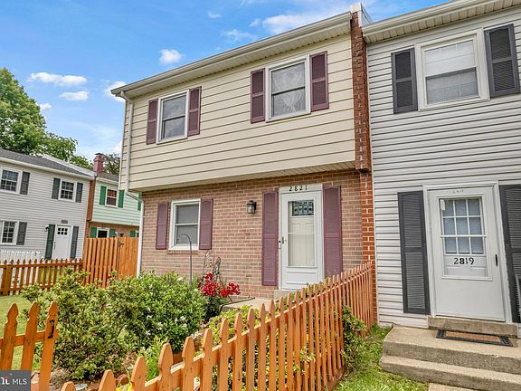 2nd image of 2821 Banks Ct