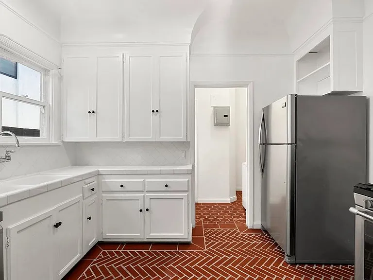 426 N Maple Dr #426 — Photo 15