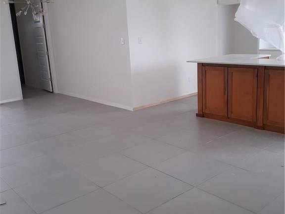 5th image of 2308 S Dominique Dr