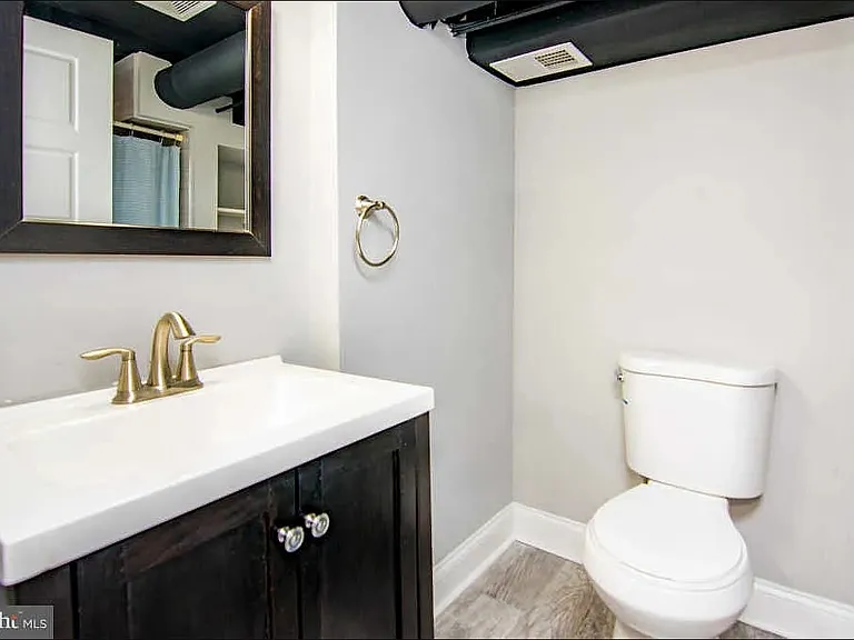 338 S East Ave — Photo 10