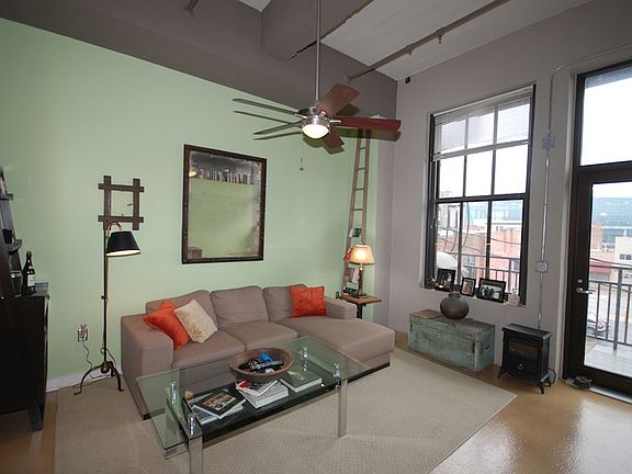 3rd image of 1535 Walnut St APT 402
