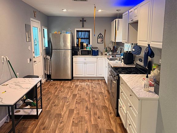 4th image of 907 Attas Ave