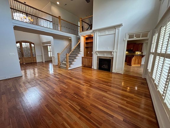 4th image of 324 Waterville St