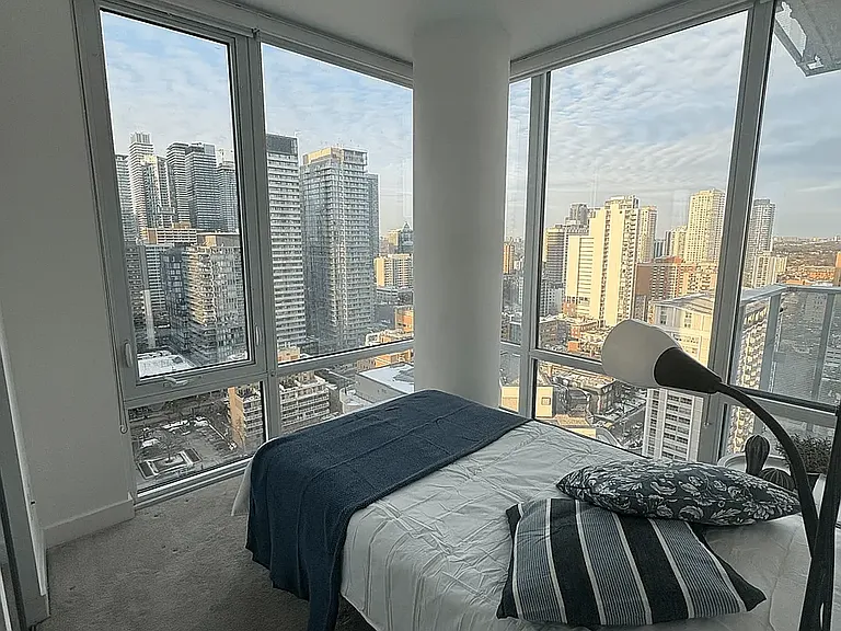 501 Yonge St #2205 — Photo 3