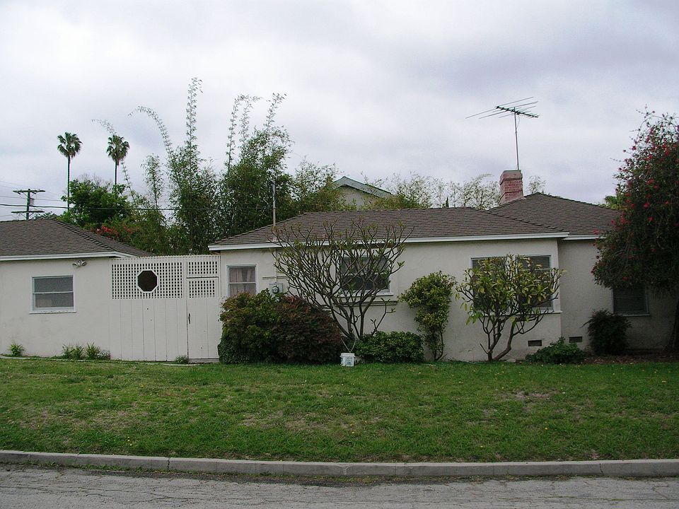 2nd image of 3131 Castle Heights Ave