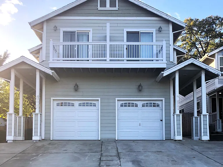 1245 Hartley St — Photo 1