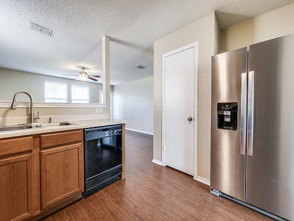 5th image of 16648 Jasmine Springs Dr
