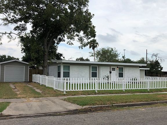 3rd image of 725 Santa Clara Dr