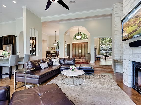 5th image of 2407 Stratford Dr