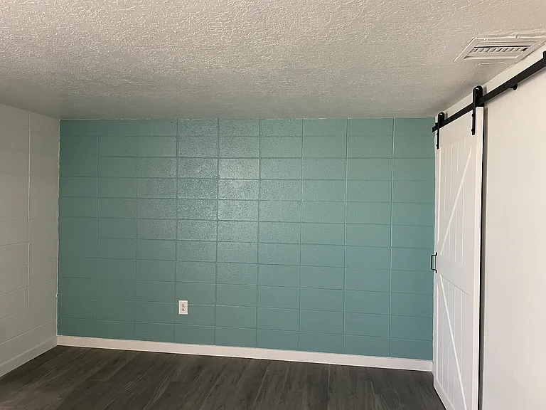 Remodeled, Top End UNM Area Studio Apts. in Great Community — Photo 13