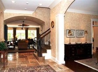 46 S Beach Ln, Hilton Head Island, SC 29928