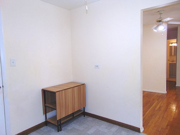 5th image of 8996 Kennedy Dr #105E