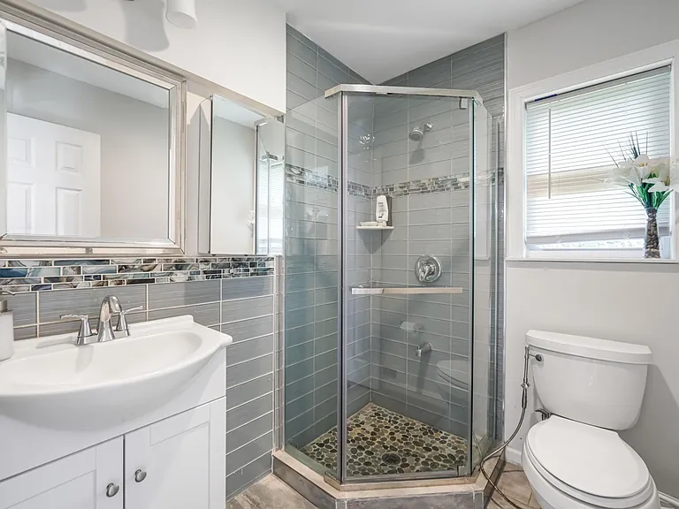 122 Village Cir W — Photo 6