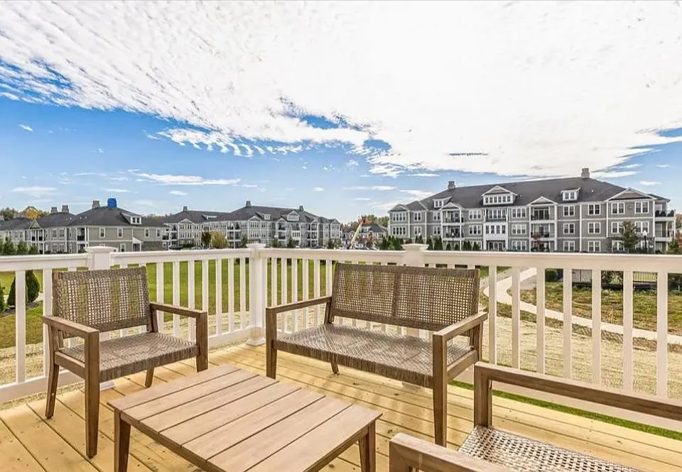 273 Macoun Way