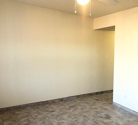 3rd image of 5425 Ledesma Dr #1