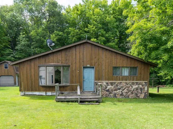 547 Highway 8, Armstrong Creek, WI 54103