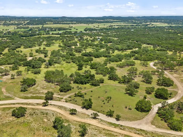 2 Lindeman Ln, Blanco, TX 78606