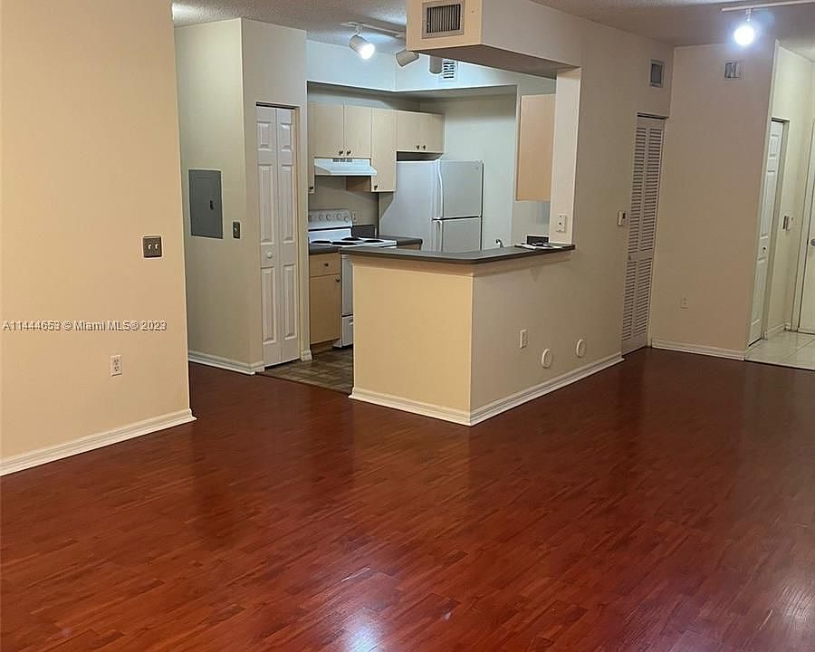 1st image of 2415 Centergate Dr APT 103