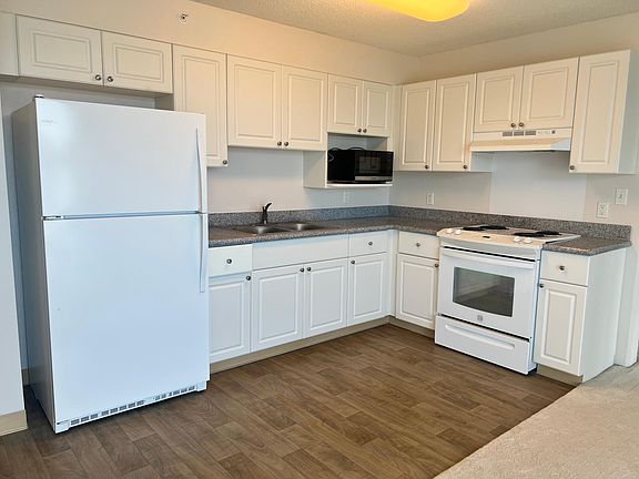 4th image of 801 South St APT 2804
