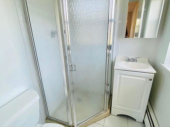 5th image of 429 Westchester Ave #4B