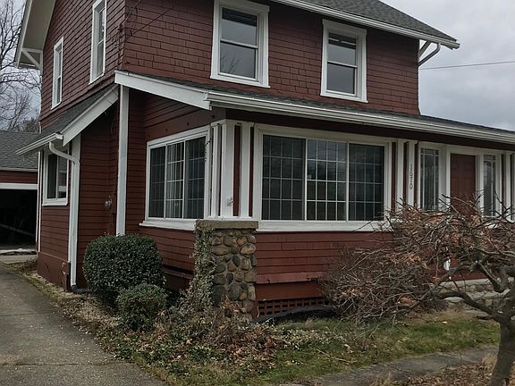 4th image of 1670 Country Club Ave