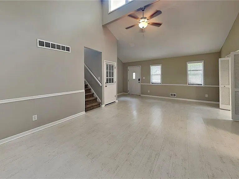 4462 Old Mabry Pl NE — Photo 2