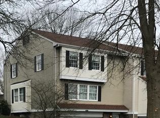 204 Roscommon Pl, Canonsburg, PA 15317