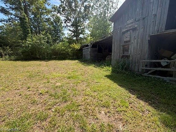 5th image of 571 Garner Rd