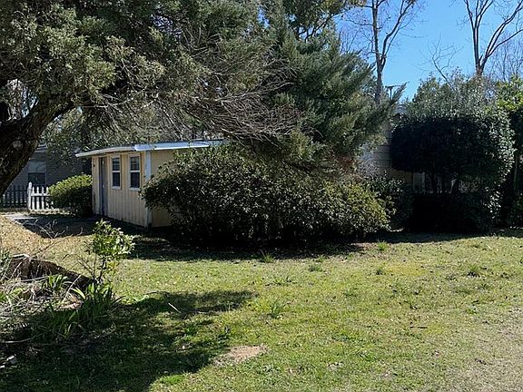 2nd image of 1905 Cypress St