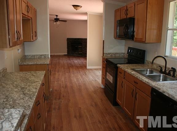 2nd image of 4921 Governor Broughton St
