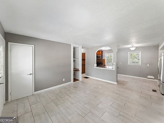 5th image of 2555 Cleveland Rd