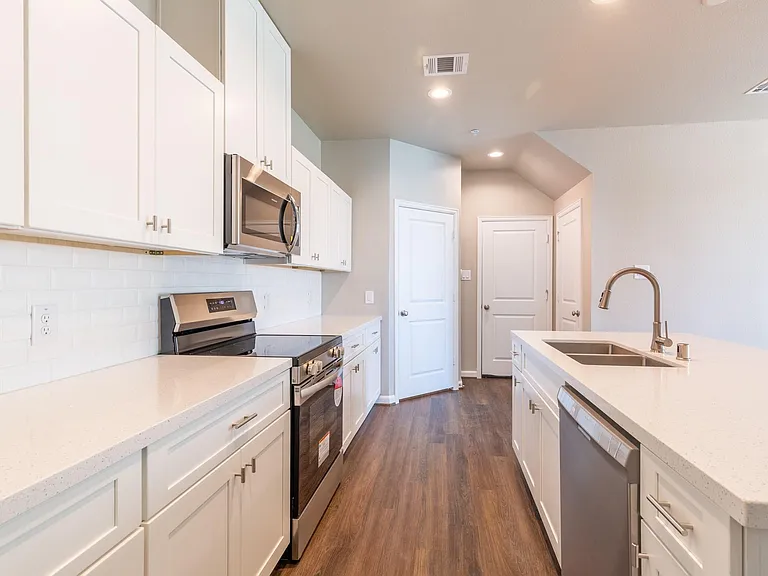 135 Park Place Cir #B — Photo 7