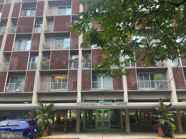 800 4th St SW APT S420, Washington, DC 20024