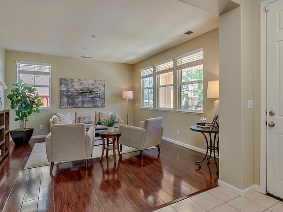 4th image of 2747 Nicolson Cir