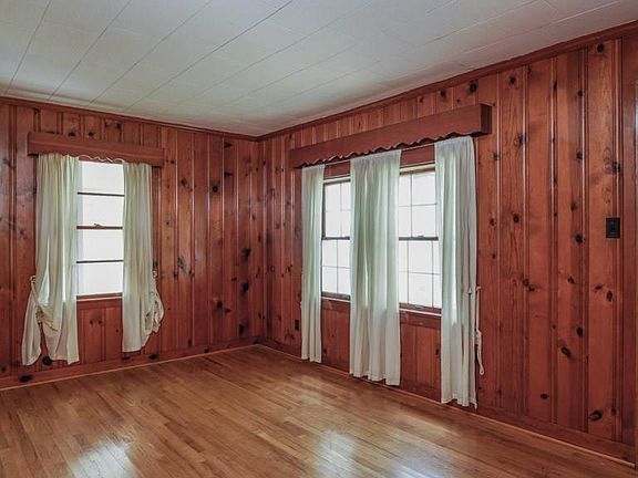 5th image of 6414 Shady Ln