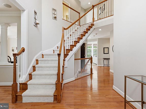 3rd image of 18805 Hundred Acre Ln