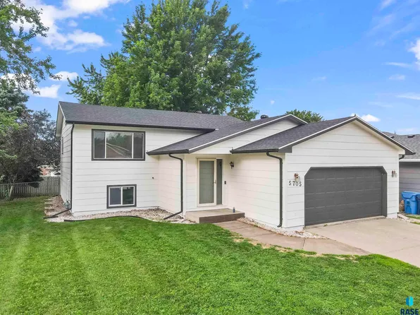 5705 W Missouri St, Sioux Falls, SD 57106