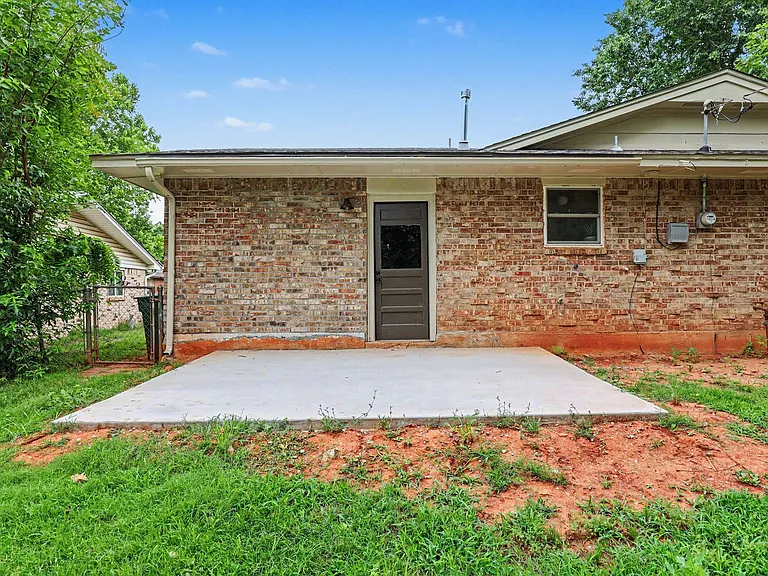 1715 Edgewood Dr — Photo 26