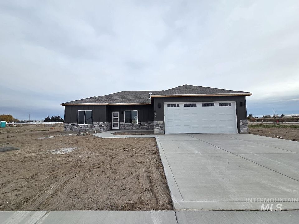 1st image of 1024 Sage Ln