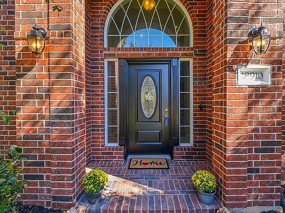 Welcome home to 18910 Rustling Ridge Lane!