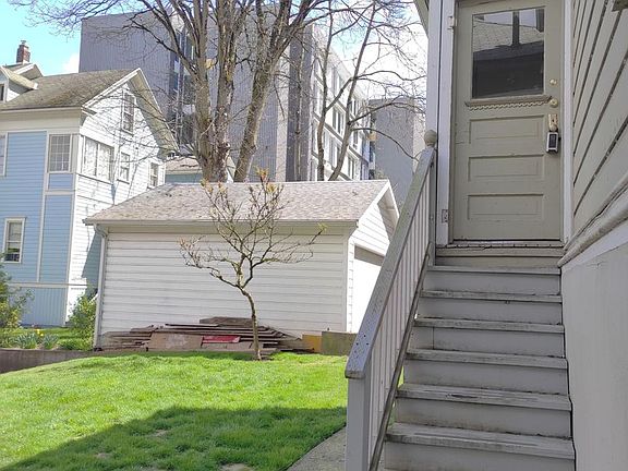 5th image of 1527 SW Columbia St APT B