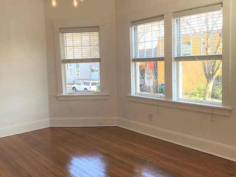 2129 SE 10th Ave — Photo 8