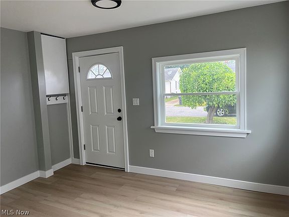 5th image of 522 Courtland St