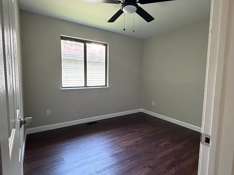 2540 Wilson Ave — Photo 4