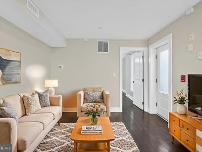 1522-24 Race St #3, Philadelphia, PA, 19102