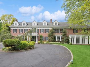 150 Noye Ln, Woodmere, NY 11598