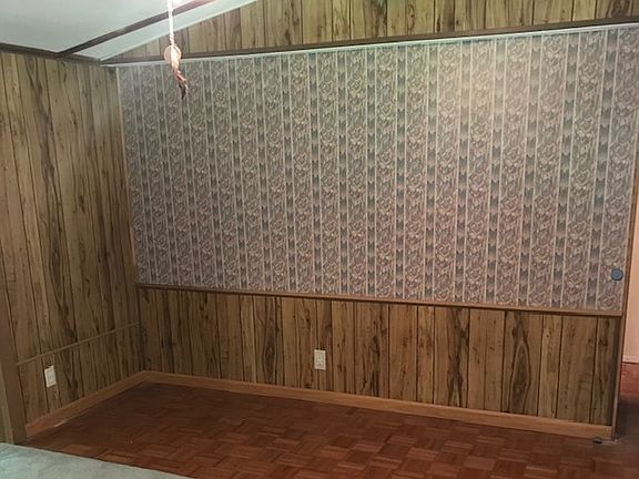 3rd image of 145 Dezzie Dr