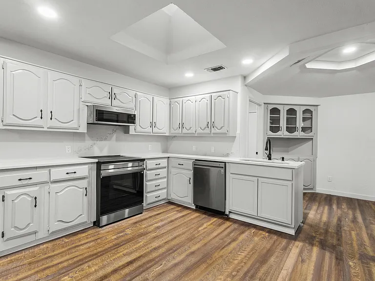 1503 Bellflower Dr — Photo 14