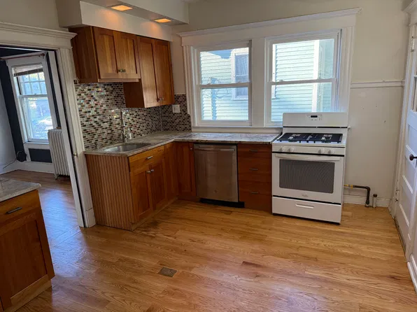 38 Whitney St #2, Hartford, CT 06105